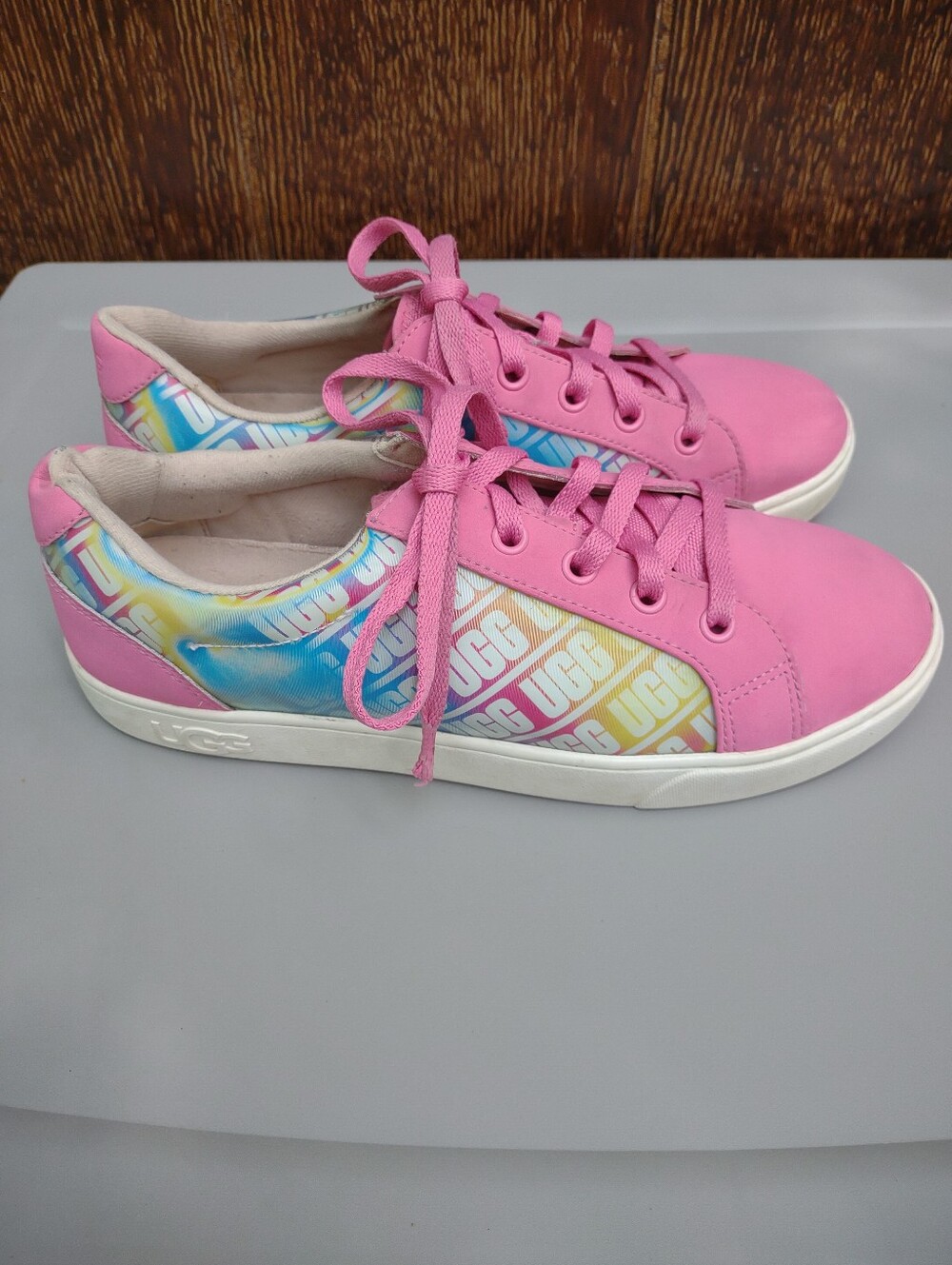 UGG Zilo Chromatic sneakers in pink Youth Size 6